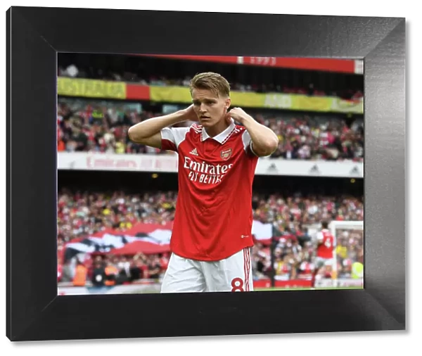 Arsenal's Martin Odegaard Prepares for Arsenal v Brighton & Hove Albion in Premier League 2022-23