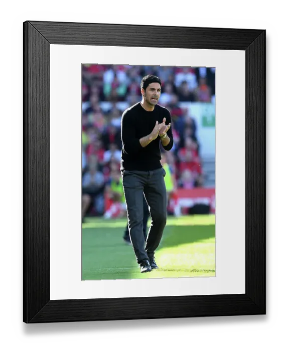 Framed Print : Mikel Arteta Leads Arsenal: Instructions at Nottingham Forest (May 2023) Framed Print : Mikel Arteta Leads Arsenal: Instructions at Nottingham Forest (May 2023)