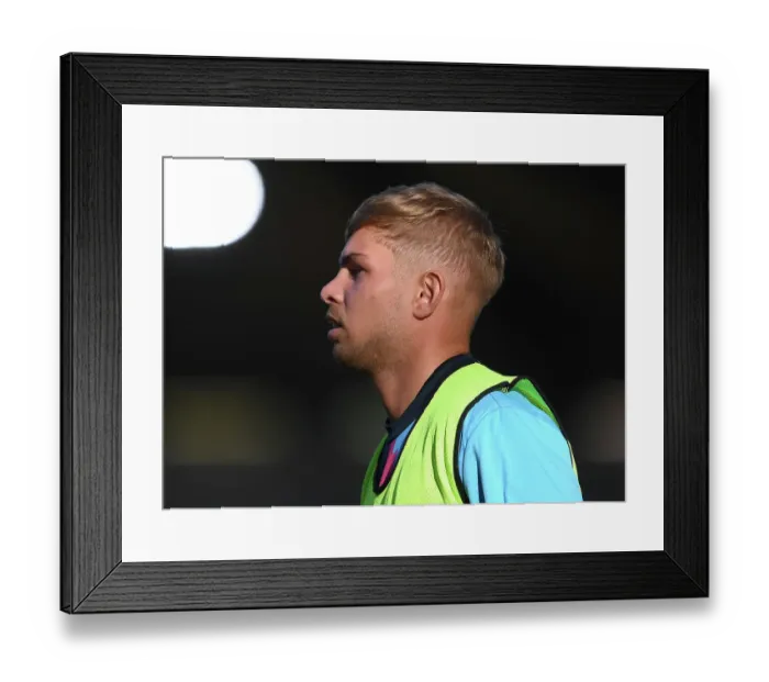 Framed Print : Arsenal's Emile Smith Rowe Shines in Nottingham Forest Showdown (2022-23 Premier League)