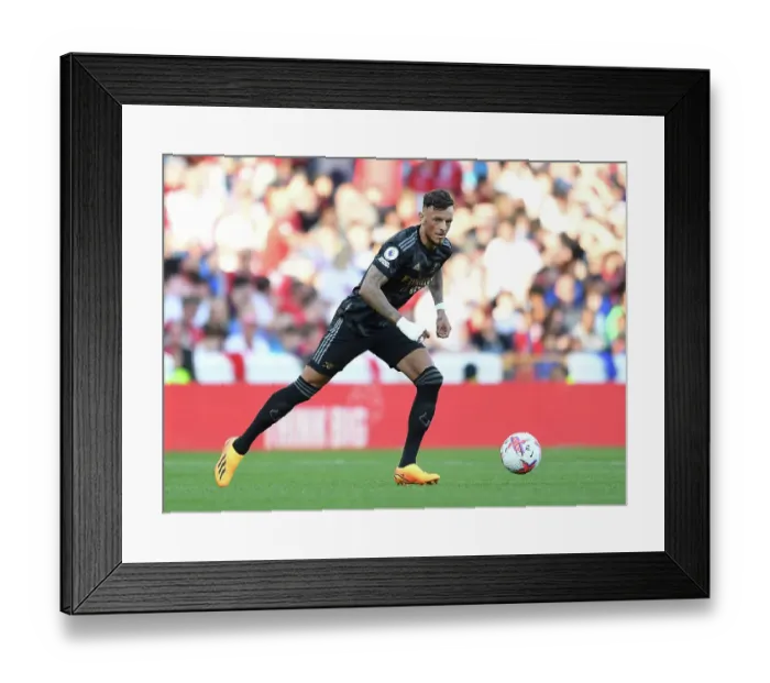 Framed Print : Arsenal's Ben White Shines in Nottingham Forest Showdown (2022-23 Premier League)