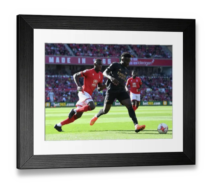 Framed Print : Arsenal's Bukayo Saka Shines in Nottingham Forest Showdown (2022-23 Premier League)