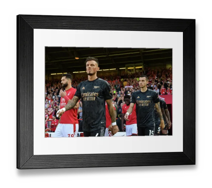 Framed Print : Arsenal's Ben White Leads Team Out Against Nottingham Forest in Premier League Showdown (May 2023) Framed Print : Arsenal's Ben White Leads Team Out Against Nottingham Forest in Premier League Showdown (May 2023)