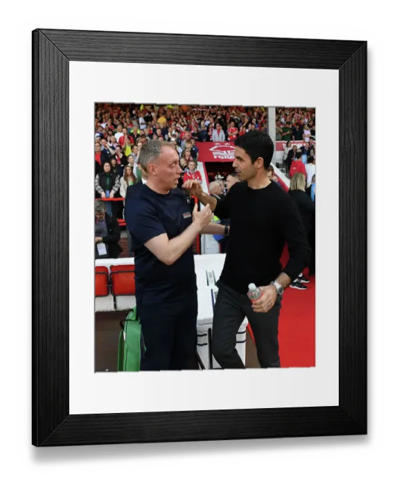 Framed Print : Mikel Arteta and Steve Cooper Embrace Ahead of Nottingham Forest vs. Arsenal Premier League Clash (2022-2023)