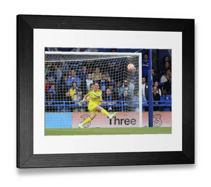 Framed Print : Manuela Zinsberger Goes Head-to-Head with Chelsea in FA Women's Super League Clash