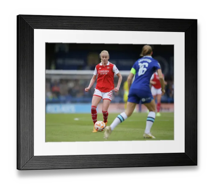 Framed Print : Arsenal's Kathrine Kuhl Sprints Past Chelsea Defenders in FA Women's Super League Clash
