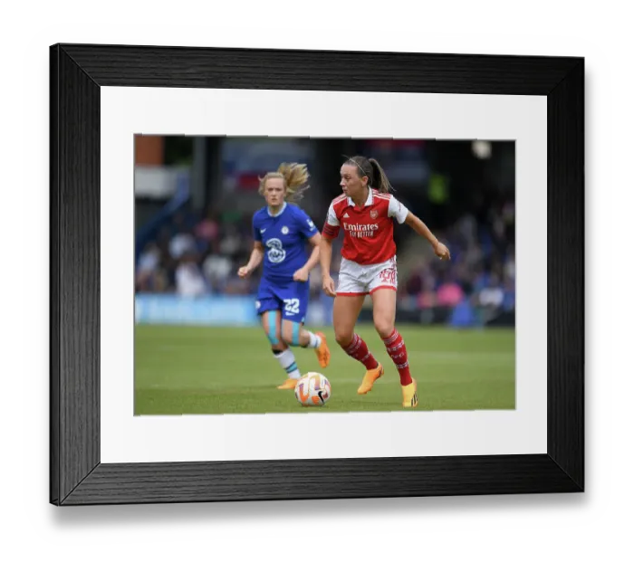 Framed Print : Arsenal's Katie McCabe Sprints Past Chelsea in FA Women's Super League Clash