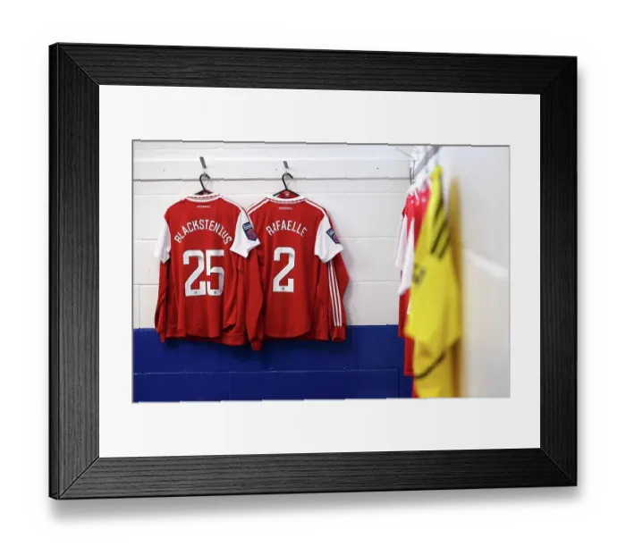 Framed Print : Arsenal Women's Squad: Pre-Match Focus before Battle against Chelsea
