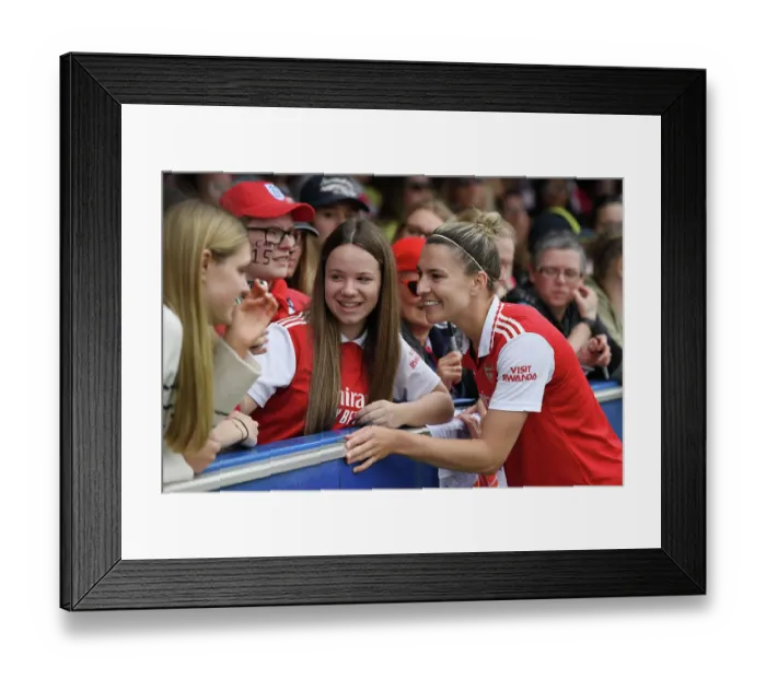 Framed Print : Arsenal's Steph Catley Greets Fan After Chelsea Showdown in FA Women's Super League (2022-23) Framed Print : Arsenal's Steph Catley Greets Fan After Chelsea Showdown in FA Women's Super League (2022-23)