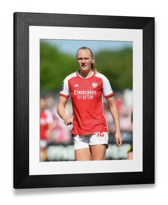 Framed Print : Arsenal Women vs Aston Villa: FA Women's Super League Showdown at Meadow Park