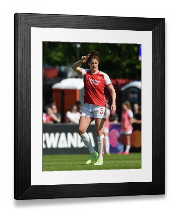 Framed Print : Arsenal's Jennifer Beattie in Action: FA Women's Super League 2022-23 - Arsenal vs Aston Villa