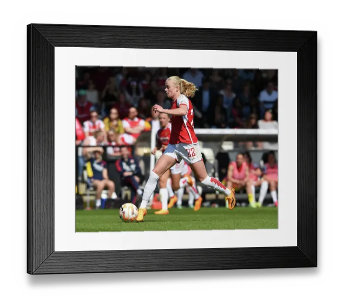 Framed Print : Arsenal Women vs Aston Villa: FA Women's Super League Showdown at Meadow Park (2022-23)