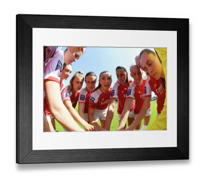 Framed Print : Arsenal Women's Team: Katie McCabe Delivers Pre-Match Team Talk vs. Aston Villa (FA Women's Super League, 2022-23)