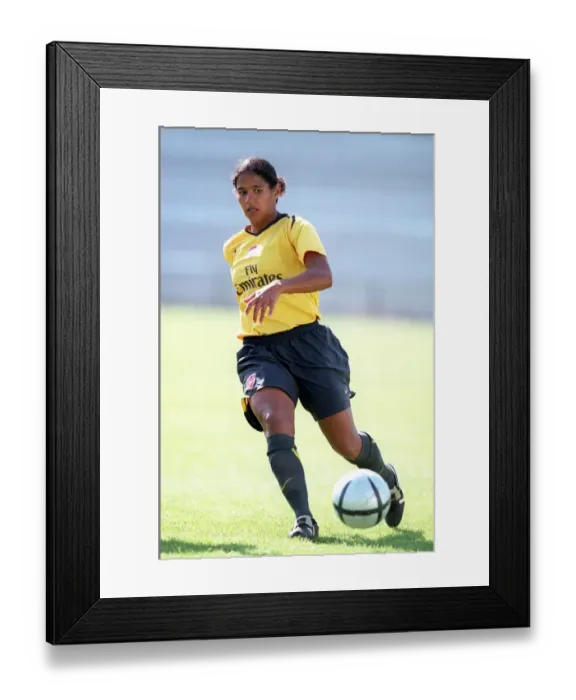 Framed Print : Arsenal Ladies Crush Femina Budapest 6-0 in Women's UEFA Cup