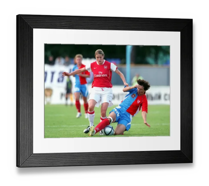 Framed Print : Arsenal's Kelly Smith Outshines Rossiyanka's Natalya Barbashina in Thrilling 4:5 WFC UEFA Cup Victory