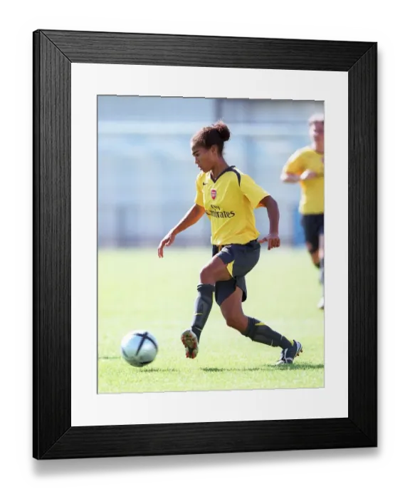 Framed Print : Rachel Yankey Scores in Arsenal's 6-0 UEFA Cup Victory over Femina Budapest (2006) Framed Print : Rachel Yankey Scores in Arsenal's 6-0 UEFA Cup Victory over Femina Budapest (2006)