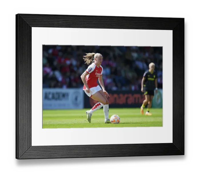 Framed Print : Arsenal vs Aston Villa: FA Women's Super League Showdown at Meadow Park