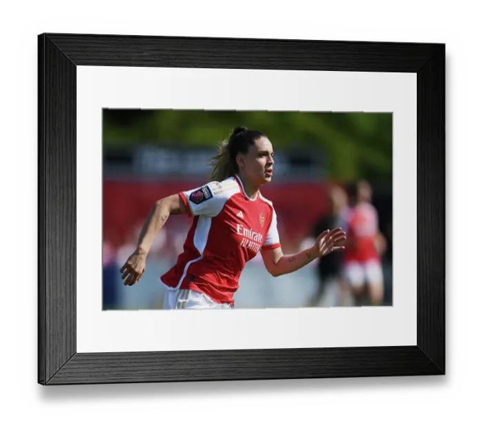 Framed Print : Arsenal Women vs Aston Villa: Queiroz in Action during the 2022-23 FA Women's Super League Clash
