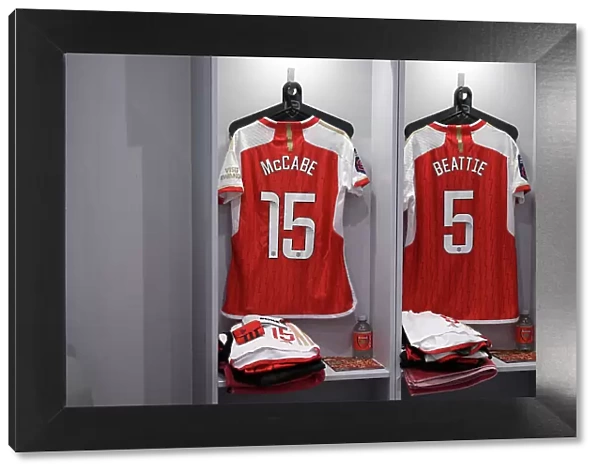 Arsenal Women's Dressing Room: Katie McCabe and Jennifer Beattie Prepare for Arsenal v Aston Villa (2022-23)