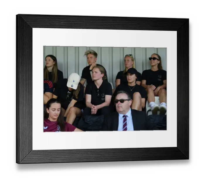 Framed Print : Arsenal Women: Pre-Match Huddle vs. Aston Villa, FA Women's Super League (2022-23)