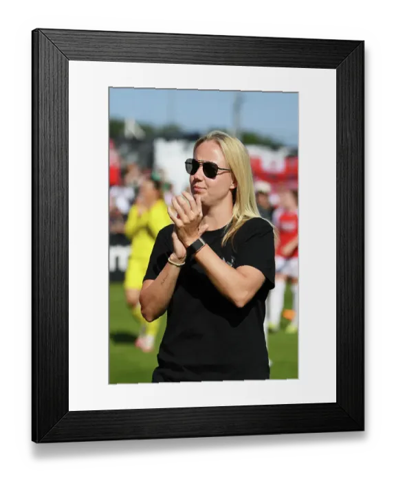 Framed Print : Arsenal Women's Triumph: Beth Mead Celebrates FA WSL Victory over Aston Villa