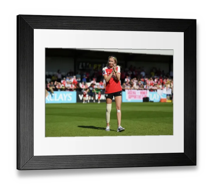 Framed Print : Arsenal Women's FA WSL Victory: Leah Williamson Celebrates with Adoring Fans