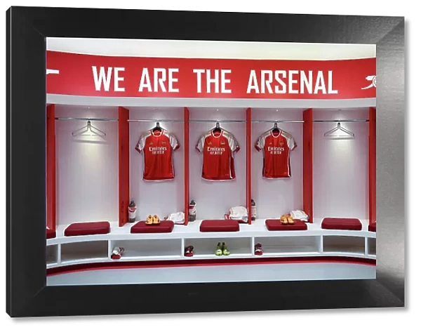 Arsenal Dressing Room: Focus and Preparation Before the Arsenal vs. Wolverhampton Wanderers Match (2022-23)