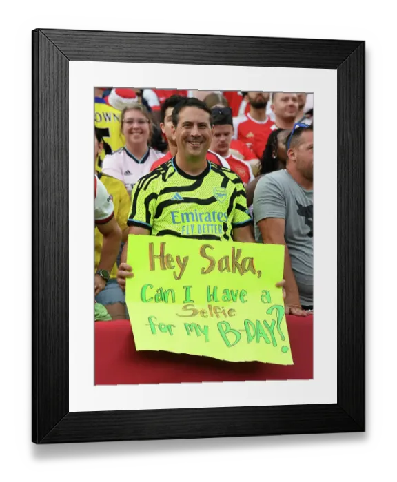 Framed Print : Arsenal Fans React After Pre-Season Clash Against Manchester United, East Rutherford 2023