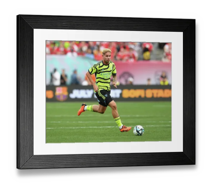 Framed Print : Emile Smith Rowe's Star-Studded Debut: Arsenal Triumphs Over Manchester United at MetLife Stadium (2023-24)