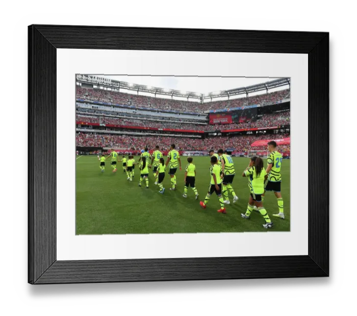 Framed Print : Arsenal vs Manchester United: Pre-Season Clash at MetLife Stadium (2023)