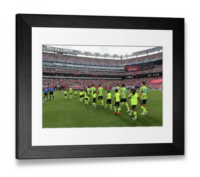Framed Print : Arsenal vs Manchester United: Pre-Season Clash at MetLife Stadium (2023)