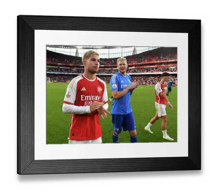 Framed Print : Arsenal's Emile Smith Rowe and Aaron Ramsdale Celebrate Emirates Cup Victory over AS Monaco