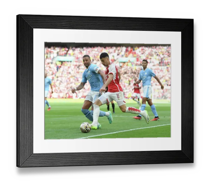 Framed Print : Martinelli vs Walker: Battle at the FA Community Shield - Arsenal vs Manchester City Showdown (2023-24)