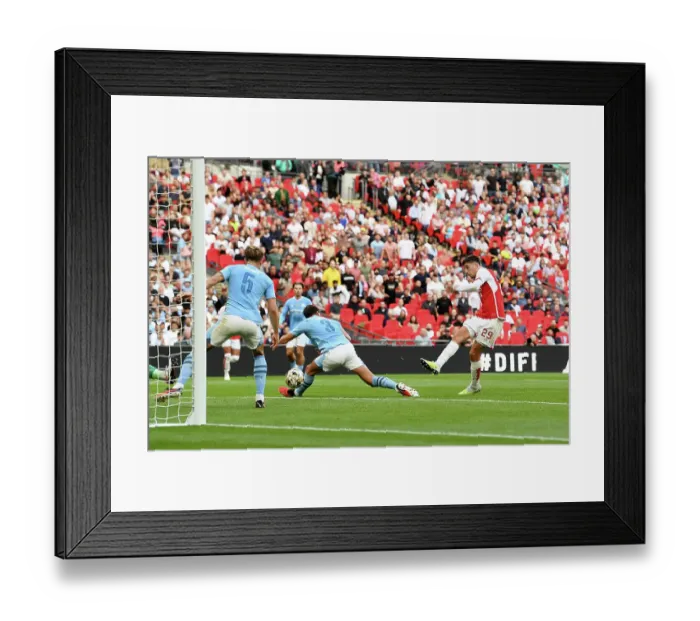 Framed Print : Havertz's Missed Opportunity: Arsenal vs Manchester City - Community Shield 2023-24 Framed Print : Havertz's Missed Opportunity: Arsenal vs Manchester City - Community Shield 2023-24
