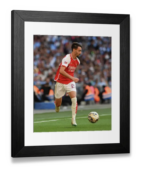Framed Print : Arsenal's Fabio Vieira Shines at 2023-24 FA Community Shield: Arsenal vs. Manchester City