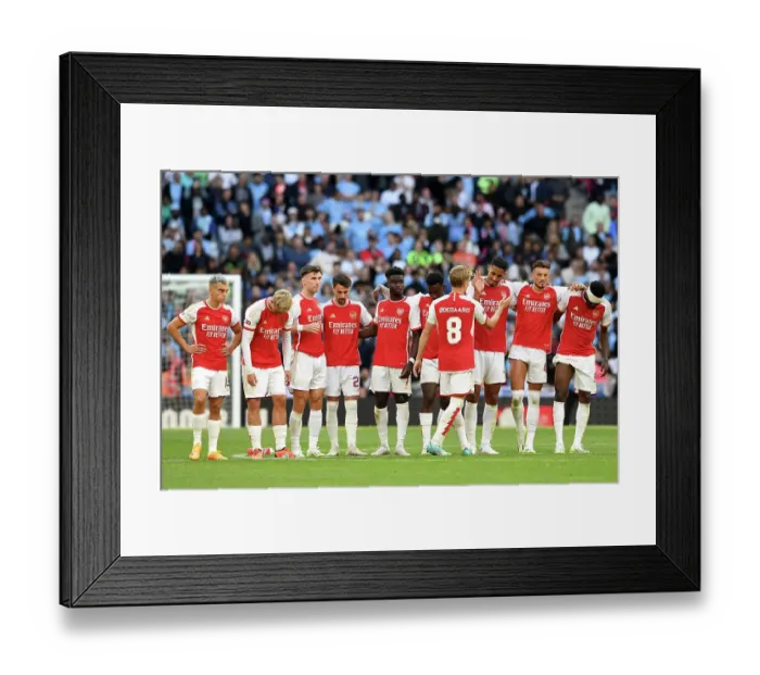 Framed Print : Arsenal's Odegaard Scores the Winning Penalty: Arsenal vs. Manchester City - FA Community Shield 2023-24