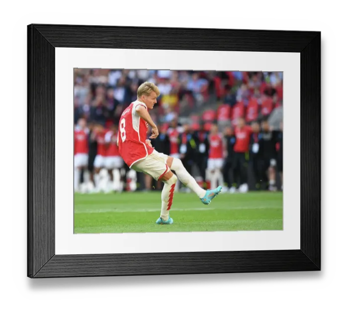 Framed Print : Arsenal Claim FA Community Shield with Penalty Triumph over Manchester City Framed Print : Arsenal Claim FA Community Shield with Penalty Triumph over Manchester City
