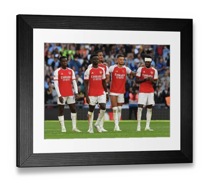 Framed Print : Arsenal's Bukayo Saka Steps Up in FA Community Shield Penalty Shootout Against Manchester City