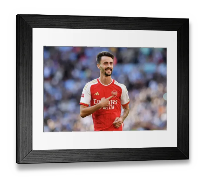 Framed Print : Arsenal's Fabio Vieira Scores Winning Penalty in FA Community Shield Victory over Manchester City Framed Print : Arsenal's Fabio Vieira Scores Winning Penalty in FA Community Shield Victory over Manchester City