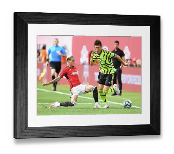 Framed Print : Arsenal vs Manchester United: Pre-Season Clash at MetLife Stadium (2023)