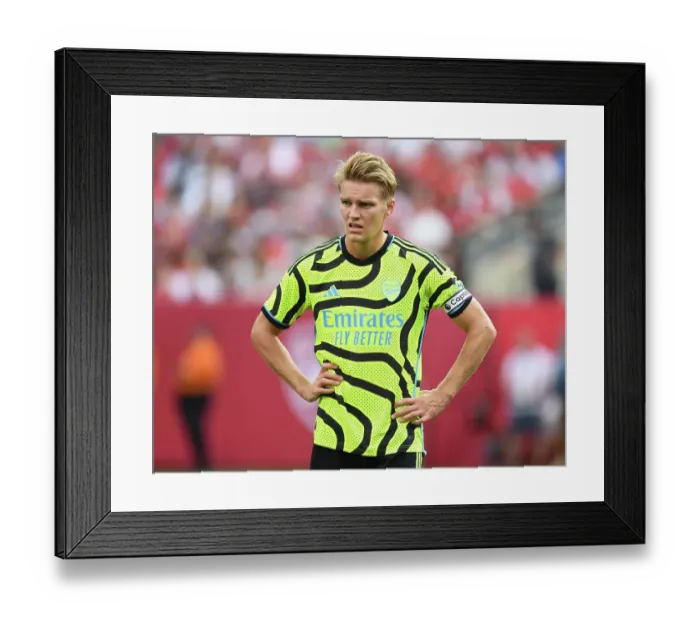 Framed Print : Arsenal vs Manchester United: Pre-Season Clash at MetLife Stadium (2023)