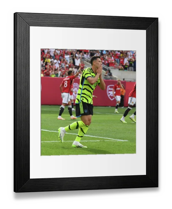 Framed Print : Arsenal vs Manchester United: Pre-Season Clash at MetLife Stadium (2023-24)