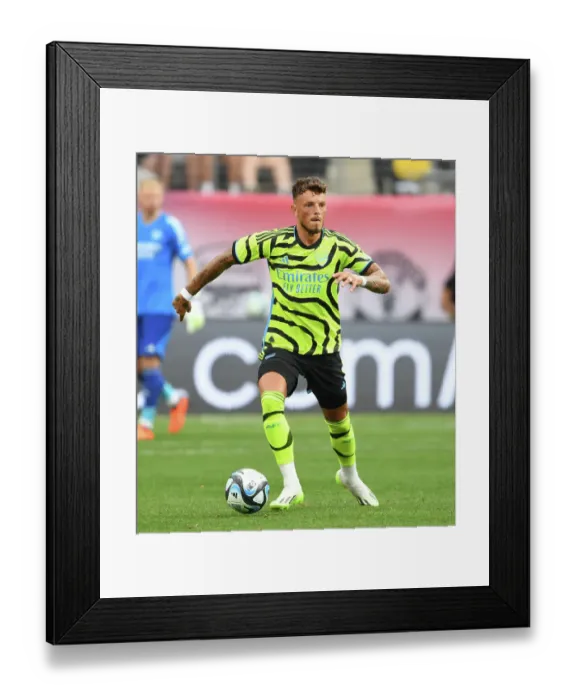 Framed Print : Arsenal vs Manchester United: Pre-Season Clash at MetLife Stadium (2023)