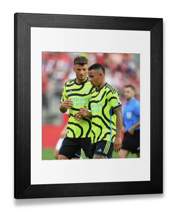 Framed Print : Arsenal vs Manchester United: Pre-Season Clash at MetLife Stadium (2023)