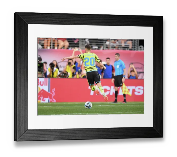 Framed Print : Arsenal vs Manchester United: Jorginho Scores the Penalty in Pre-Season Clash (2023-24) Framed Print : Arsenal vs Manchester United: Jorginho Scores the Penalty in Pre-Season Clash (2023-24)