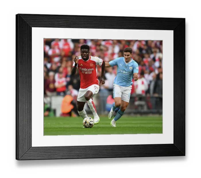 Framed Print : Thomas Partey Breaks Past Manchester City's Julian Alvarez in Arsenal's Community Shield Clash (2023-24)