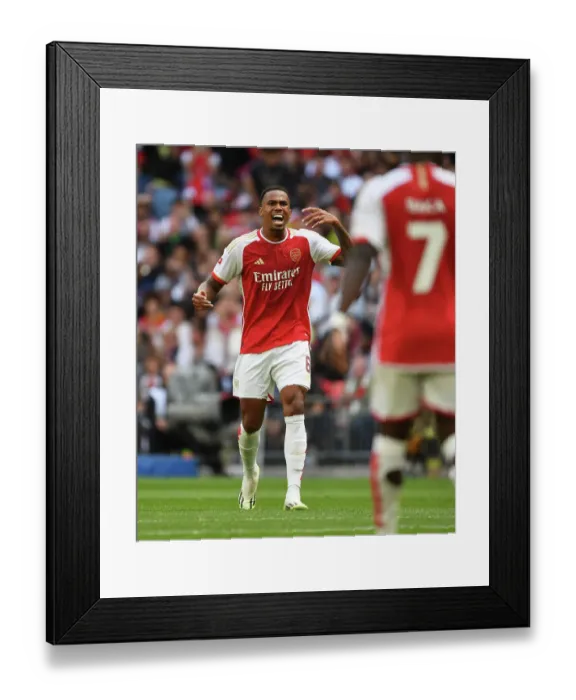 Framed Print : Arsenal's Gabriel Faces Manchester City in FA Community Shield Showdown