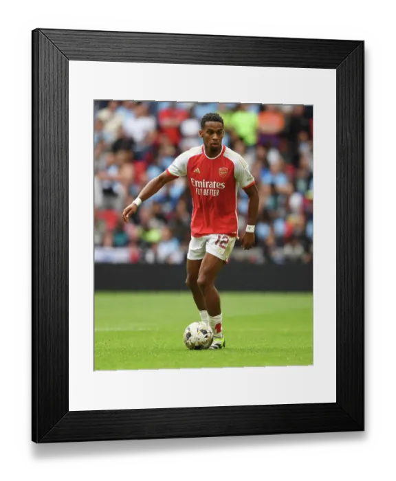 Framed Print : Arsenal's Jurrien Timber Faces Manchester City in FA Community Shield Showdown, 2023-24