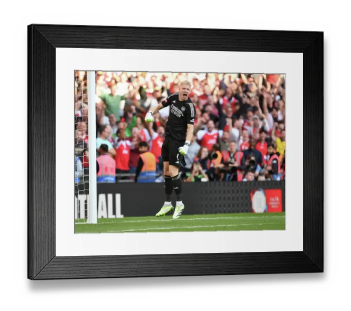Framed Print : Arsenal's Ramsdale Saves Penalty: Thrilling Community Shield Showdown vs. Manchester City (2023-24)