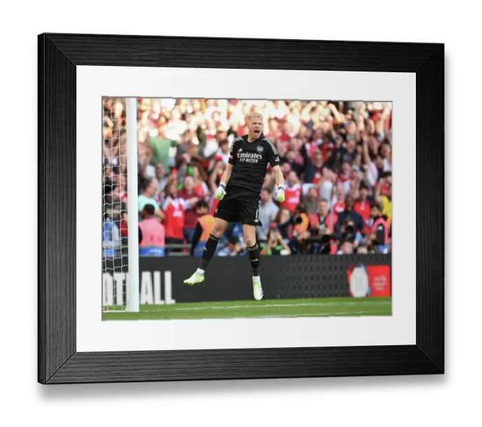 Framed Print : Arsenal's Ramsdale Saves Penalty in Thrilling Community Shield Showdown: Arsenal vs. Manchester City (2023-24)