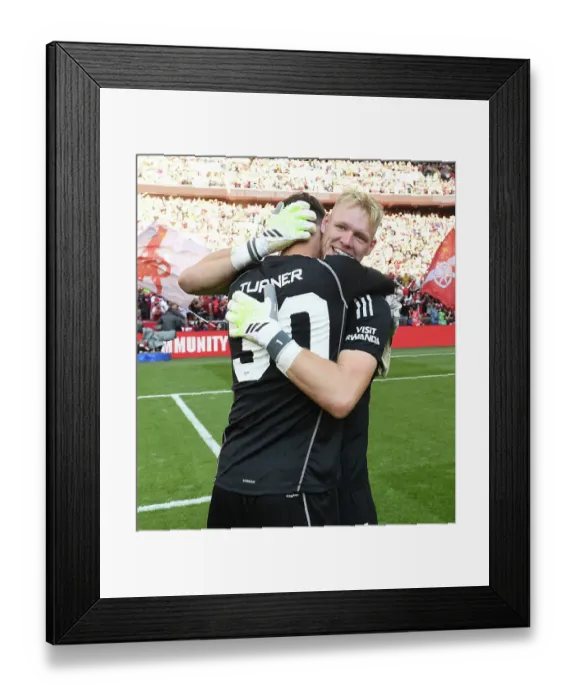 Framed Print : Arsenal and Manchester City Clash in the 2023-24 Community Shield